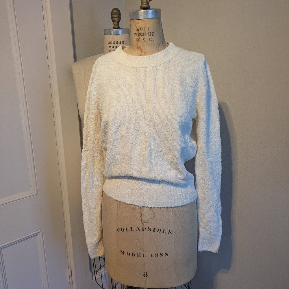 M Vince Crew Neck Bouclé knit marshmallow sweater cream